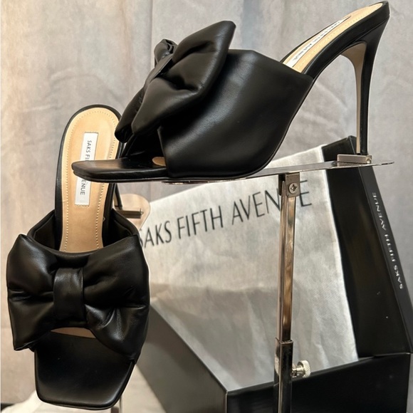 LSaks 5th Avenue High Heel Sandals. 7M. Black Leather. - Picture 2 of 6